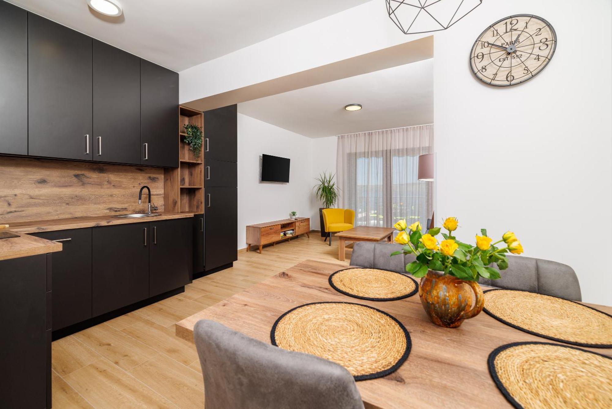 Apartmani Viktorija Jadranovo Exterior photo