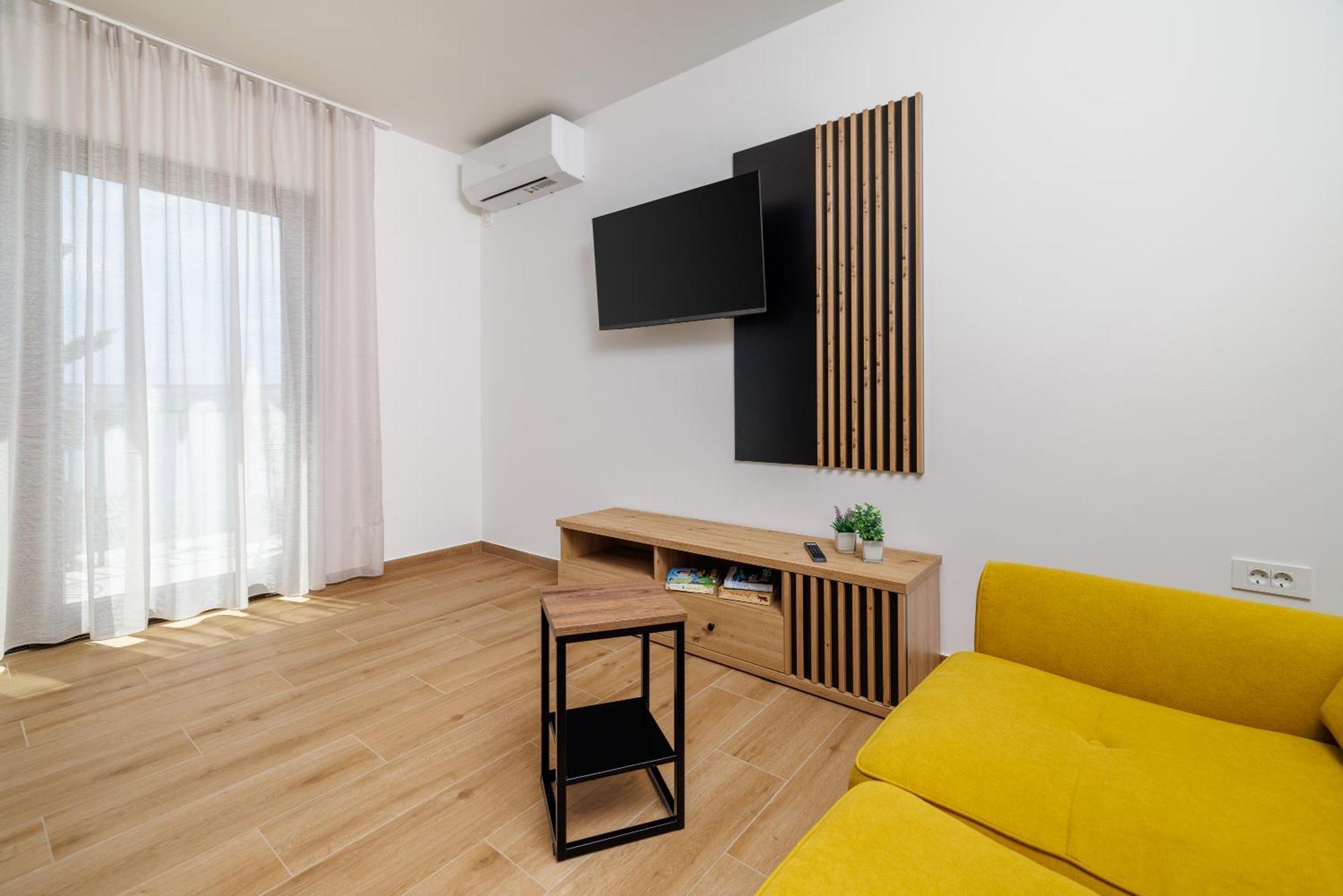 Apartmani Viktorija Jadranovo Exterior photo